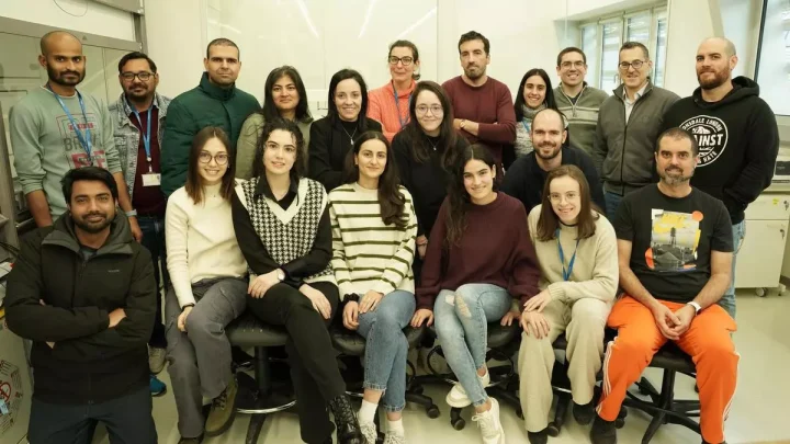 La UVigo utiliza nanotecnología para detectar y eliminar antibióticos en el mar